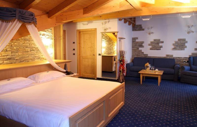 Hotel Gran Vacanze Rooms & Apartments Dimaro Oda fotoğraf