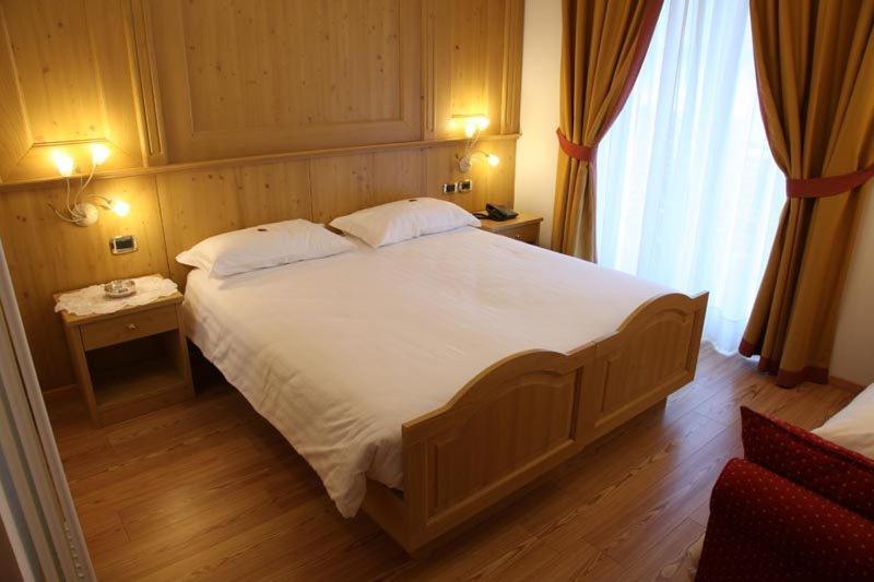 Hotel Gran Vacanze Rooms & Apartments Dimaro Oda fotoğraf
