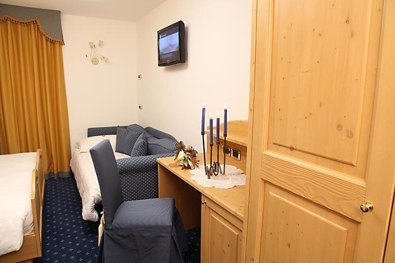 Hotel Gran Vacanze Rooms & Apartments Dimaro Oda fotoğraf